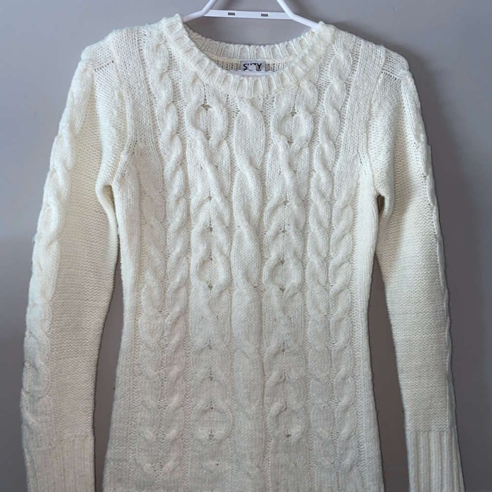 sweater - Picture 1 of 1